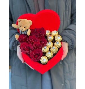 Kalpli Kutu Gül, Ayıcık ve Ferrero Rocher Aranjmanı